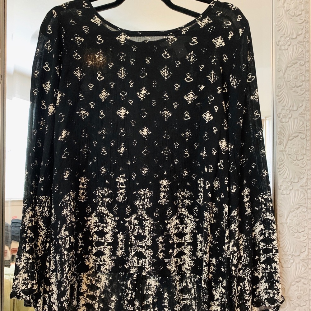 WORLD MARKET black/white print tunic